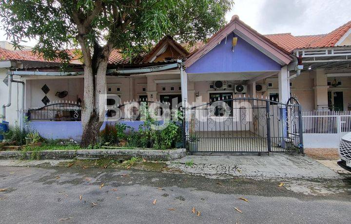 RUMAH LUAS DAN STRATEGIS DEKAT KAMPUS DI TAMAN KOTA MAS