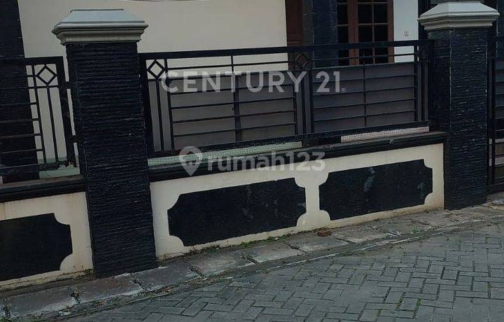 RUMAH DI KOMPLEK DEPARTEMEN PERDAGANGAN 4KT SIAP HUNI
