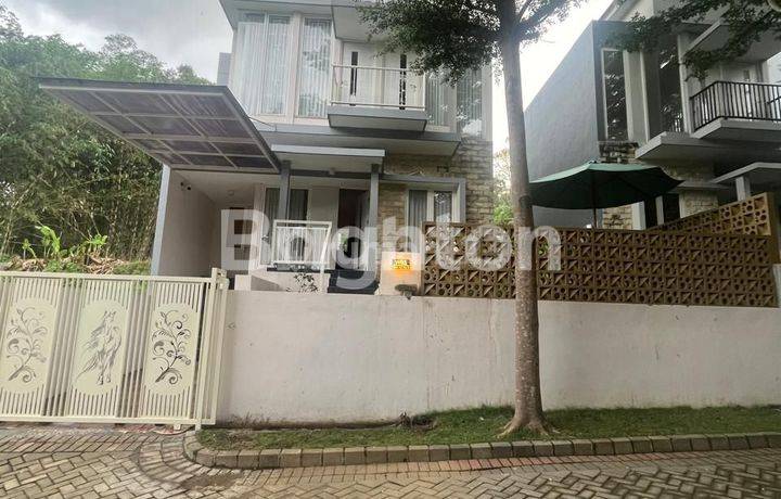 RUMAH VILLA 2 LANTAI di WISATA BUKIT SENTUL