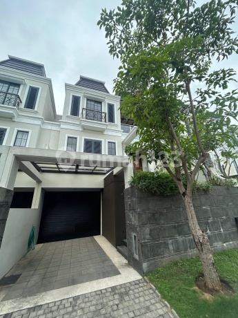 Rumah 3 Lantai di The Grand Kenjeran