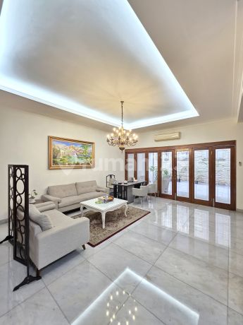 Best!! Rumah Cantik Siap Huni, Jalan Lebar, Tenang, Exclusive Area!!