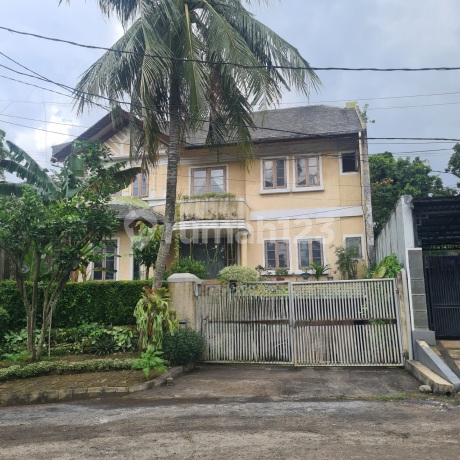 Good Deal! Land-Priced House 3 Minutes to Lebak Bulus
