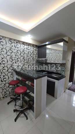 Unit Apartemen Lantai Tengah Kamar 2 di Gate Way Cicadas Bandung