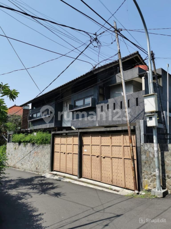 Rumah Bagus 2 Lantai Lokasi Strategis di Daerah Cigadung Bandung Rumah Bagus 2 Lantai Lokasi Strategis di Daerah Cigadung Bandung