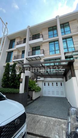 Pondok Indah Townhouse 4 + 1 Kamar 373M2 Furnished Jakarta Pondok Indah Townhouse 4 + 1 Kamar 373M2 Furnished Jakarta