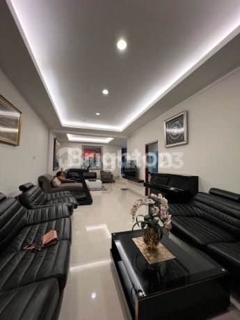 RUMAH MEWAH 2 LANTAI DI BUMI MUTIARA FULL GRANIT