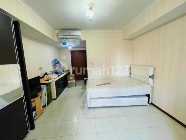 Dijual Murah Apartemen Royal Mediterania Garden Residences - Studio (26 M²), High Floor, Furnished, 800 Juta, Tanjung Duren, Jakarta Barat