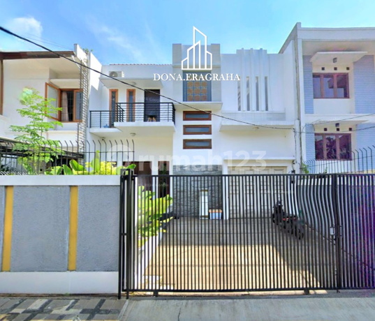 Jual Cepat Nyaris NJOP Rumah Modern Minimalist di Pondok Indah