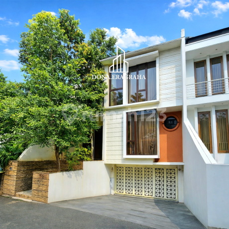 Ready-to-Occupy Nice House Near Lebak Bulus MRT in a Cluster, South Jakarta Ready-to-Occupy Nice House Near Lebak Bulus MRT in a Cluster, South Jakarta