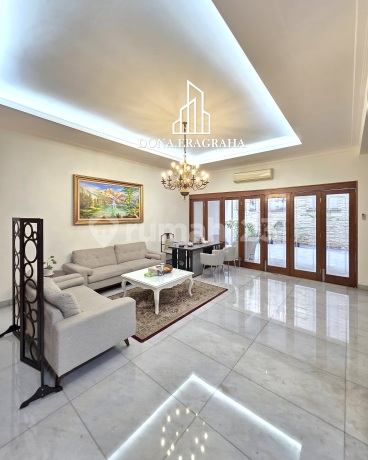 Hidden Gem Rumah Cantik Siap Huni Komplek Tenang Jalan Lebar