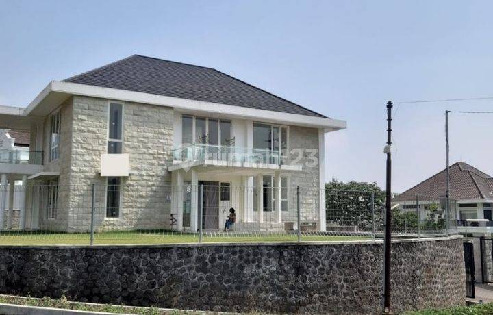 VILLA BUKIT TRAWAS GARDEN VIEW GUNUNG BARU GRESS TRETES PASURUAN