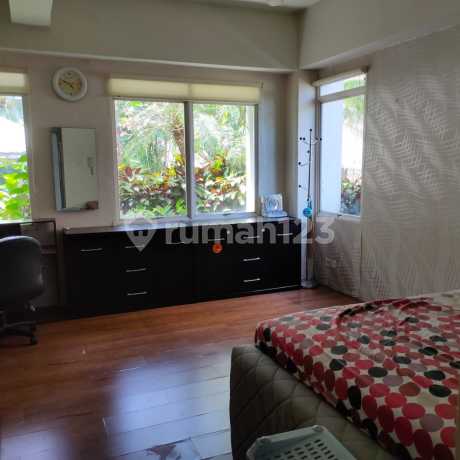 View Pool Apartemen Cosmopolis Tower A (paling diminati) Lantai 1 