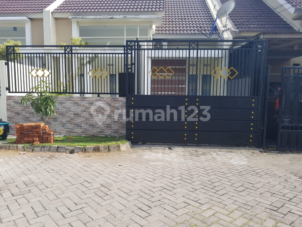 Rumah Taman Wisata Regency Wisma Lidah Kulon Bangkingan