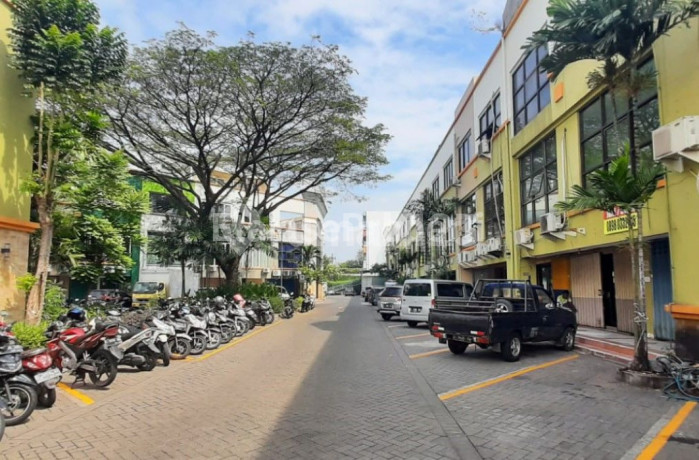Ruko Plaza Segi 8 Darmo Permai Surabaya Ruko Plaza Segi 8 Darmo Permai Surabaya