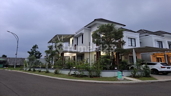 Corner House in Kemang Permata View Gunung Dalam Cluster