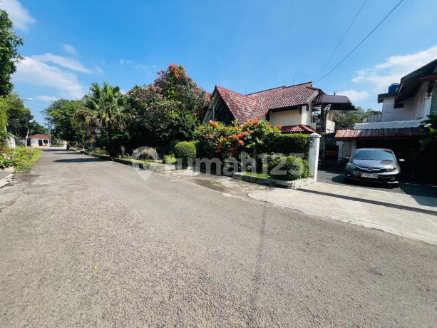 Rumah Heritage Di Gunung Gede Kota Bogor ( Semi Furnished ) Rumah Heritage Di Gunung Gede Kota Bogor ( Semi Furnished )