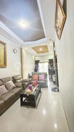Rumah 2 Lantai Tengah Kota Siap Hunieltttr Rumah 2 Lantai Tengah Kota Siap Hunieltttr