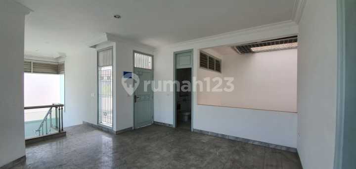 Nice House For Sale In Griya Inti Sentosa