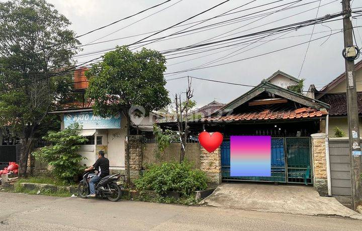 Rumah tua murah posisi boulevard di Barata Karang Tengah Tanggerang Banten