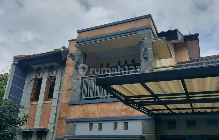 Rumah Bagus 2 lantai siap huni di Cikutra baru 