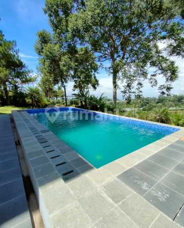 Villa cantik view gunung villa istana bunga Lembang 