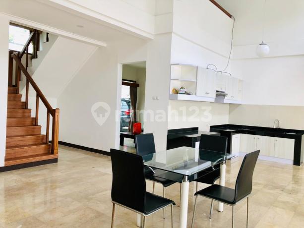 Jual Sewa Rumah 2 Lantai Siap Huni di Jl. Budisari Setiabudi, Bandung 