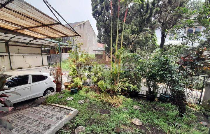 Rumah 2 Lantai Lingkungan Nyaman Setraduta Cemara