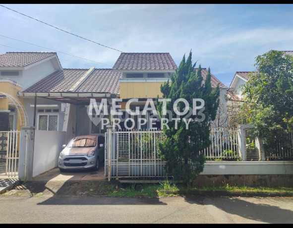 Rumah Dijual di Taman Soka Sentul, Teras Belakang Full Canopy Rumah Dijual di Taman Soka Sentul, Teras Belakang Full Canopy