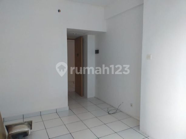 Must be cheap, sold at a loss, City Square apartment, studio type.