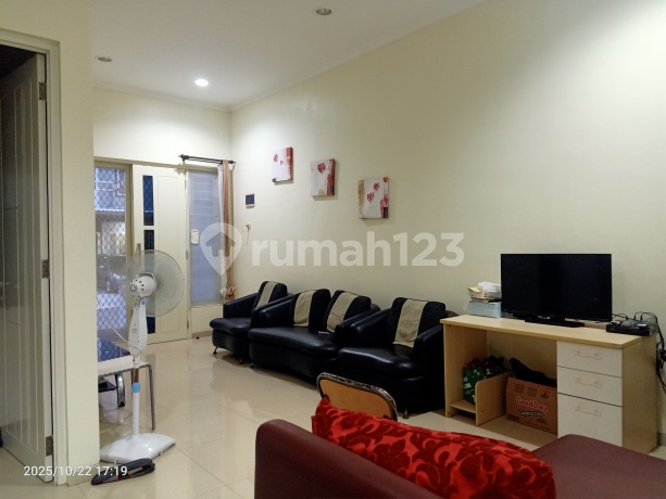 Dijual Murah Rumah 2 Lantai Tinggal Jalan Kaki Ke Pakuwon City Mall Surabaya Dijual Murah Rumah 2 Lantai Tinggal Jalan Kaki Ke Pakuwon City Mall Surabaya
