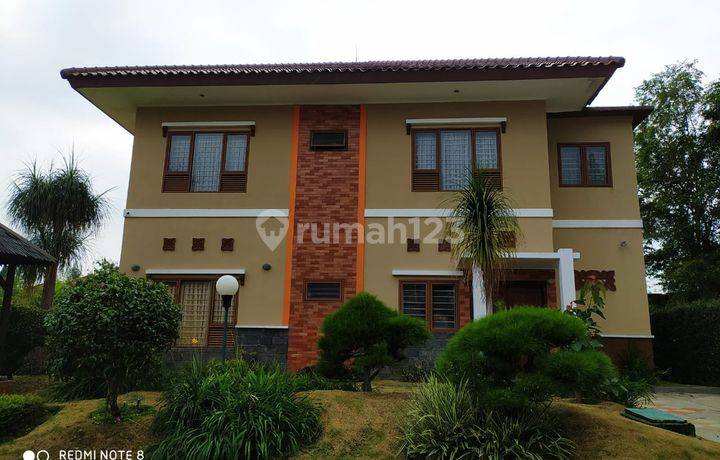 Dijual Villa Puncak Resort Cianjur, Luas 342m, 5 Kamar, Halaman Luas, Furnished, Cipanas Puncak