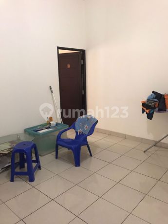 Ruko di Pasar Modern Paramount, 3 Lantai, 67m, HGB, Bagus Ruko di Pasar Modern Paramount, 3 Lantai, 67m, HGB, Bagus