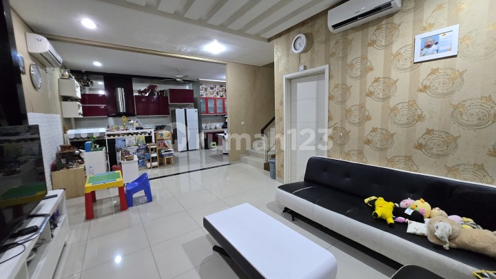 Rumah Green Lake City Full Bangunan, Semi Furnished, 8x15m², 120m², Shm Rumah Green Lake City Full Bangunan, Semi Furnished, 8x15m², 120m², Shm