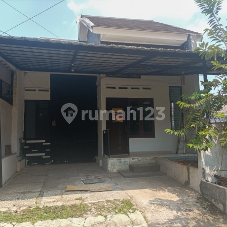 Rumah 1 Lantai Siap Huni Bebas Banjir dalam Komplek dekat Tol Limo Rumah 1 Lantai Siap Huni Bebas Banjir dalam Komplek dekat Tol Limo