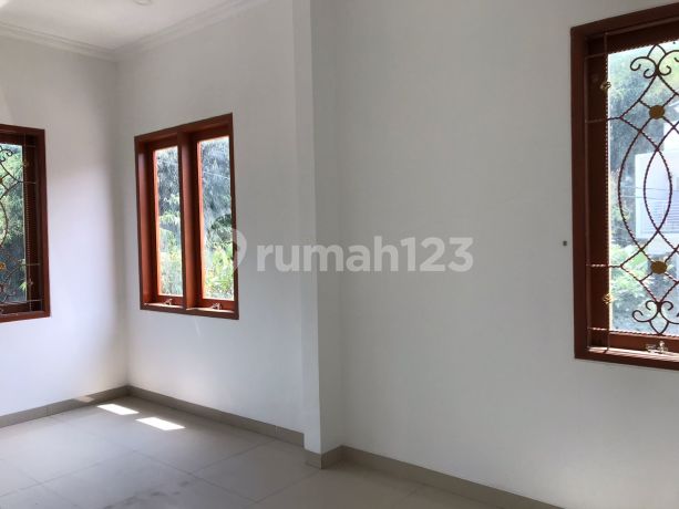 Dijual rumah siap huni komplek citra green Blok pandawa Ciumbuleuit dago