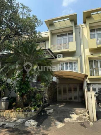 Rumah Cantik Dalam Cluster , 3 Lantai, SHM, di Jati Padang,