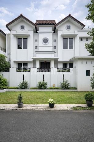 Beautiful Good House with SHM in Senopati Beautiful Good House with SHM in Senopati
