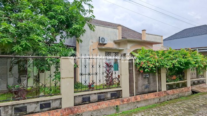 Rumah Lama 1 Lantai di Komplek Depkes Jatibening Bekasi