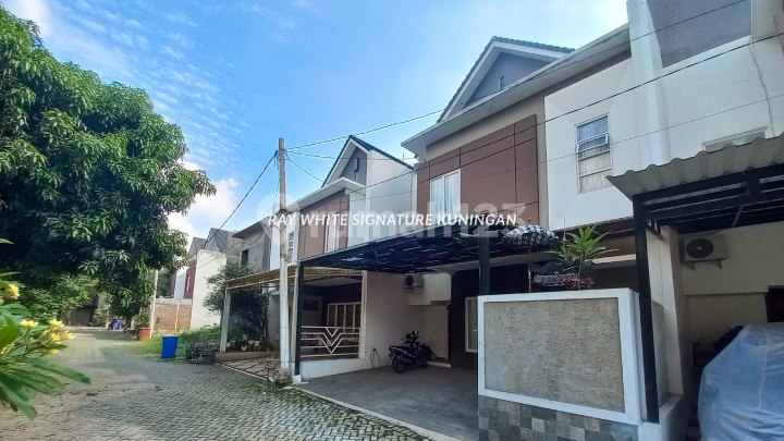 Rumah Dalam Town House Kondisi Bagus di The Royal East Cipayung Rumah Dalam Town House Kondisi Bagus di The Royal East Cipayung