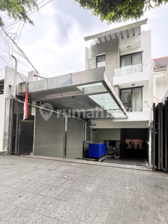 Rumah Tingkat Wijaya! Dijual Property Rumah Hunian Aparthouse dengan Total 5 Kamar Tidur Semi Furnished Siap Huni di Prime Area Premium Jalan Wijaya, Kebayoran Baru, Jakarta Selatan