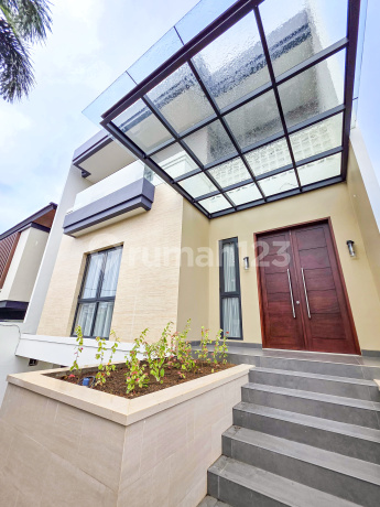 Pondok Indah Rumah Cantik Harga Menarik, Dijual Rumah Property Hunian Mewah Cantik Siap Huni Semi Furnished Material Bagus Berkualitas di Area Premium Elit Strategis di Pondok Indah, Jakarta Selatan