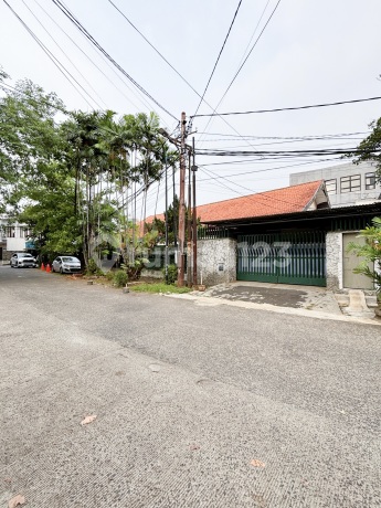 Hitung Tanah Senayan! Dijual Property Rumah Hunian Hitung Tanah dengan Harga Menarik di Area Premium Elit Lokasi Strategis Prime di Area Senayan, Kebayoran Baru, Jakarta Selatan