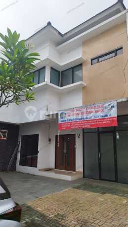 Dijual Cepat Rumah Bagus Terawat 2 Lantai SHM di Komplek Perumahan Cluster Serenity Srengseng Sawah Jagakarsa Jakarta Selatan