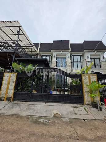 Dijual Cepat Rumah Cantik Siap Huni 2 Lantai SHM di Kav BRI Kota Depok