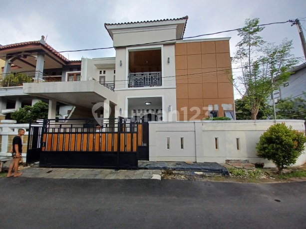 Dijual Cepat Rumah Bagus 2 Lantai di Komplek Perumahan Villa Asri Mustikajaya Bekasi