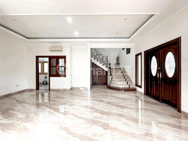 Rumah Mewah Puri Indah Blok K, Lokasi Terbaik, Hoek, SHM, bisa KPR, Best Price!