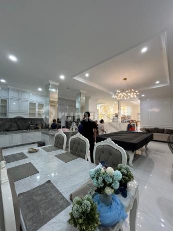 Dijual Cepat Rumah Katamaran Indah Pik, 2,5 Lantai, Full Furnish, Granit Tiles, Siap Huni!