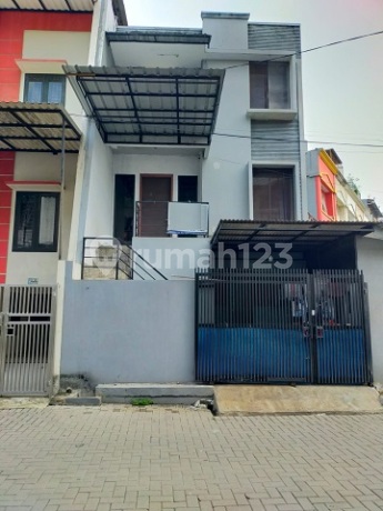 Rumah 3 Lantai di Perumahan Duta Square, Tubagus Angke