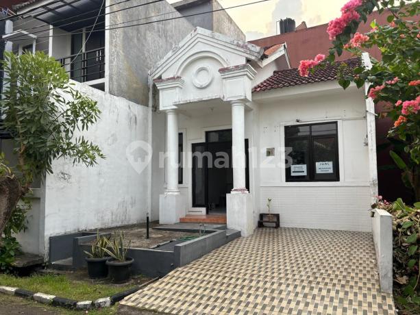 Rumah Dijual Murah Strategis di Cluster Taman Crista Jalan Elang Bintaro Jaya Sektor 9