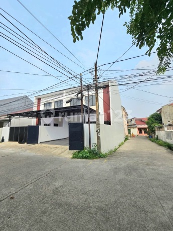 Rumah Baru 2 Lantai Di Perumahan Bumi Karawaci - Posisi Hoek Rumah Baru 2 Lantai Di Perumahan Bumi Karawaci - Posisi Hoek